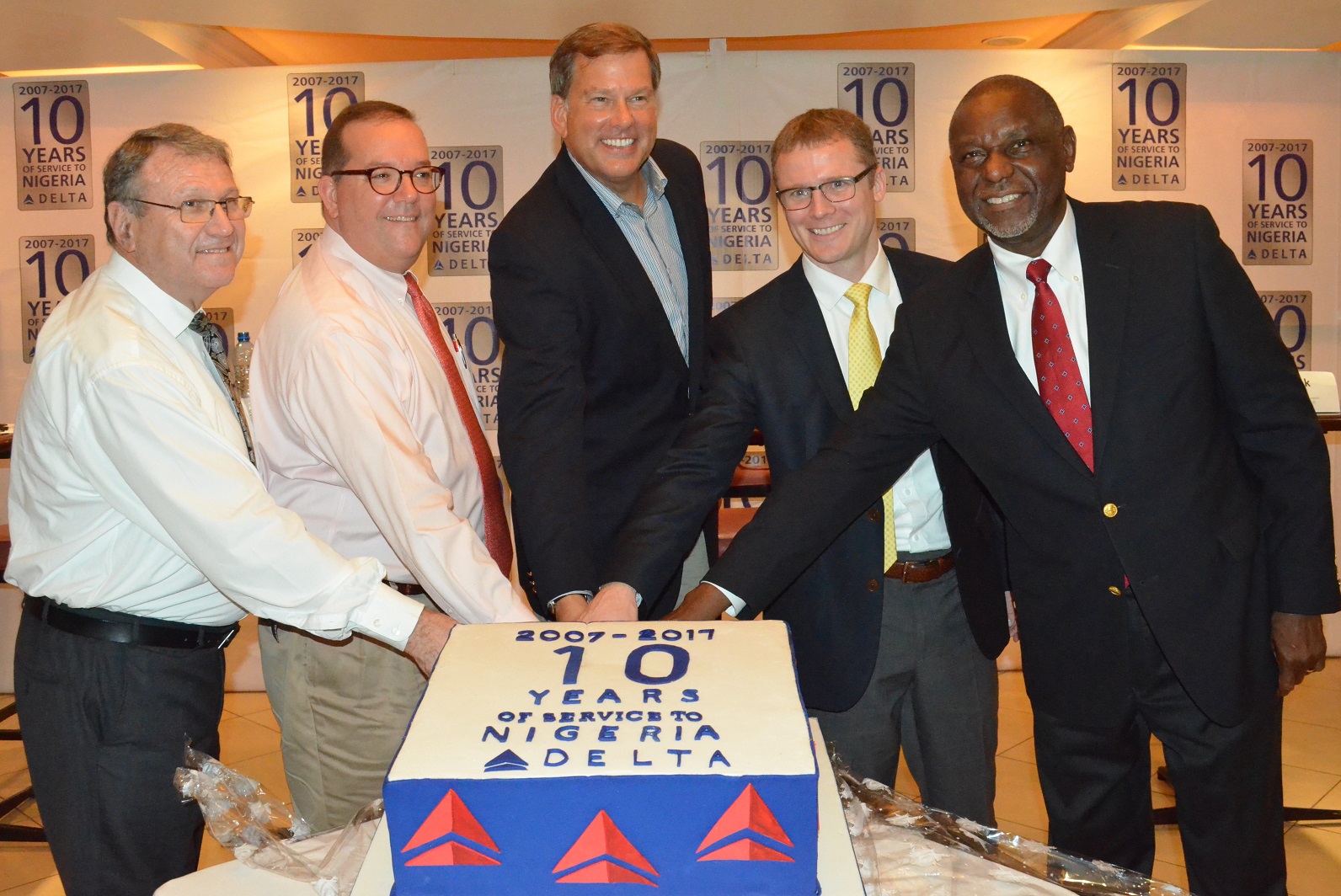 L-R: Director – Sales, AMEI, Jimmy Eichelgruen; Commercial Director, East and West Africa, Bobby Bryan; Senior Vice President, Network Planning, Bob Cortelyou; Staff Vice President, Sales, EMEAI, Shane Spyak; all of Delta Air Lines and Managing Director, Skylogistics (Delta GSA in Nigeria), Olufemi Adefope, cutting the anniversary cake during the media event held at Federal Palace Hotel, Victoria Island, Lagos to mark 10th year of Delta Air Lines’ service to Nigeria today.